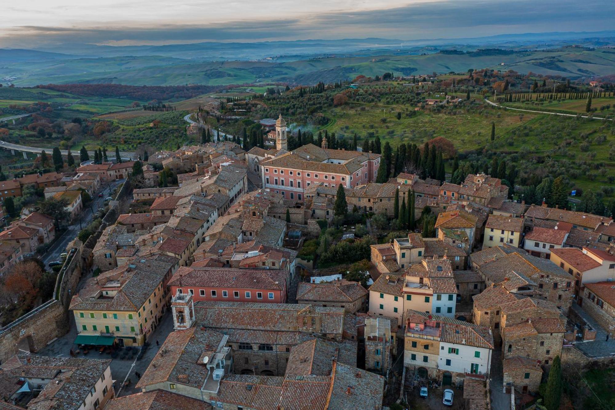 Borgo Medievale San Quirico D'Orcia B&B - Capitano Collection - Albergo Diffuso Bagian luar foto