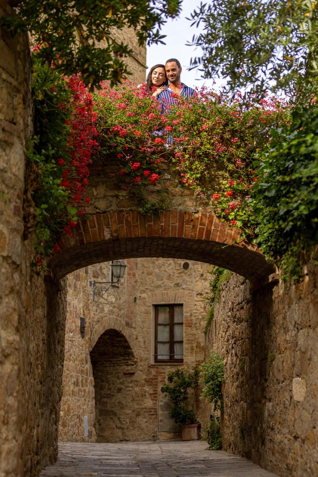 Borgo Medievale San Quirico D'Orcia B&B - Capitano Collection - Albergo Diffuso Bagian luar foto