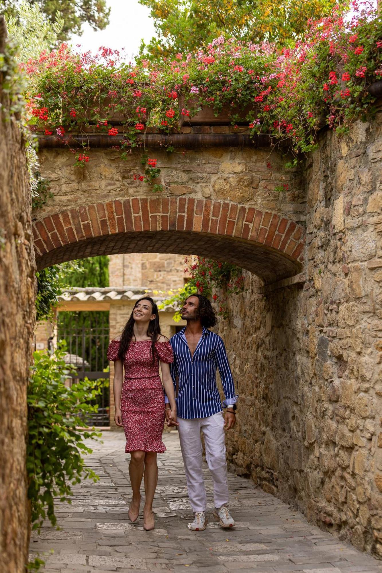 Borgo Medievale San Quirico D'Orcia B&B - Capitano Collection - Albergo Diffuso Bagian luar foto