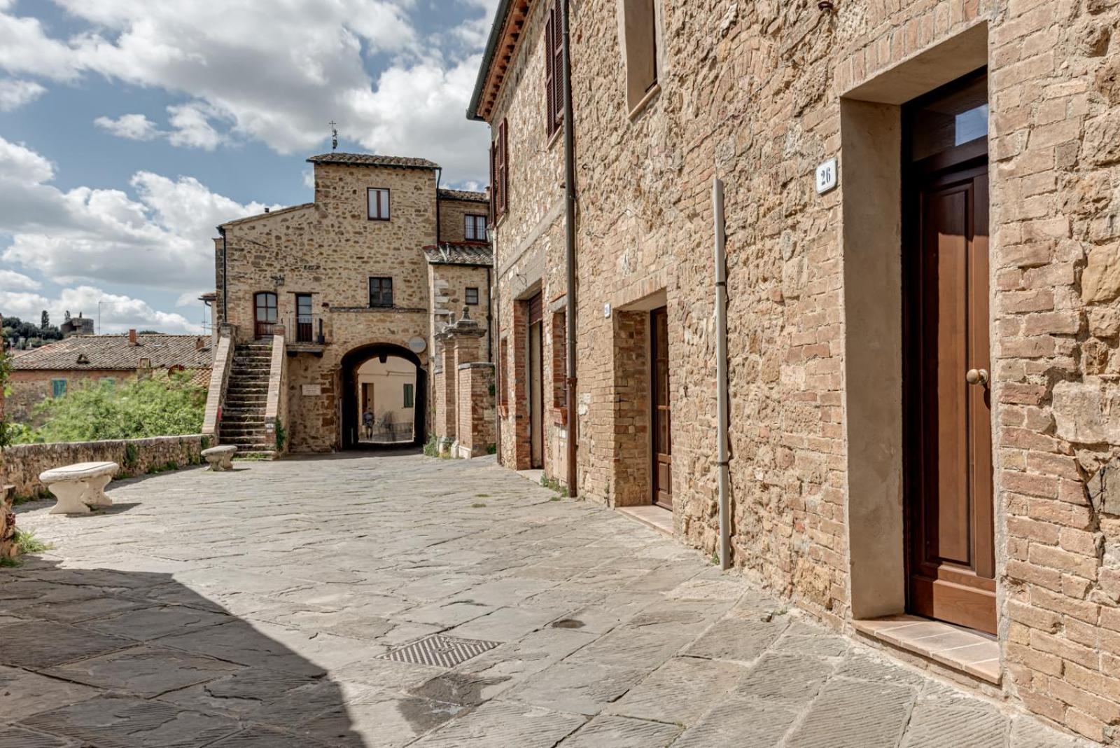 Borgo Medievale San Quirico D'Orcia B&B - Capitano Collection - Albergo Diffuso Bagian luar foto